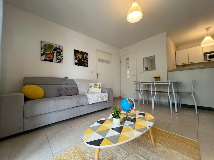 T2 Calme Et Paisible Parking Daire Carcassonne Dış mekan fotoğraf